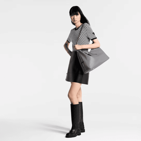 louis-vuitton-carryall-vibe-mm-M12583_PM1_Worn_20view-096964ec73c9.png Louis Vuitton Carryall Dark Mm Gris Trianon 39cm/15.4in M12583, Designer Handbags, Womens Purse, luxury bags
