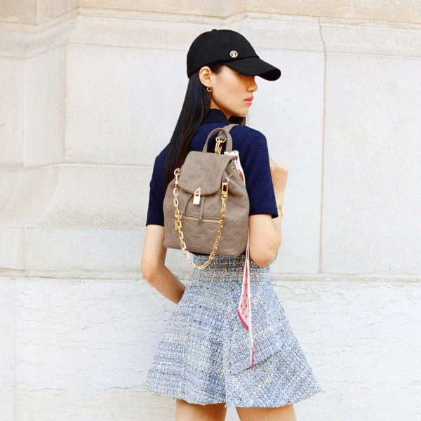 louis-vuitton-coussin-backpack-pm-M13358_PM1_Worn_20view-361ba2bfe2cc.webp Louis Vuitton Coussin Backpack Pm 26cm/10.2in M13358, Designer Handbags, Womens Purse, luxury bags