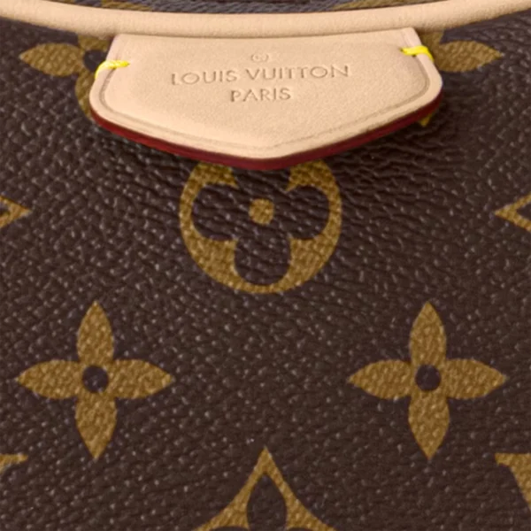 louis-vuitton-croissant-mm-M46828_PM1_Detail-view-a1f25510b8f4.webp Croissant MM