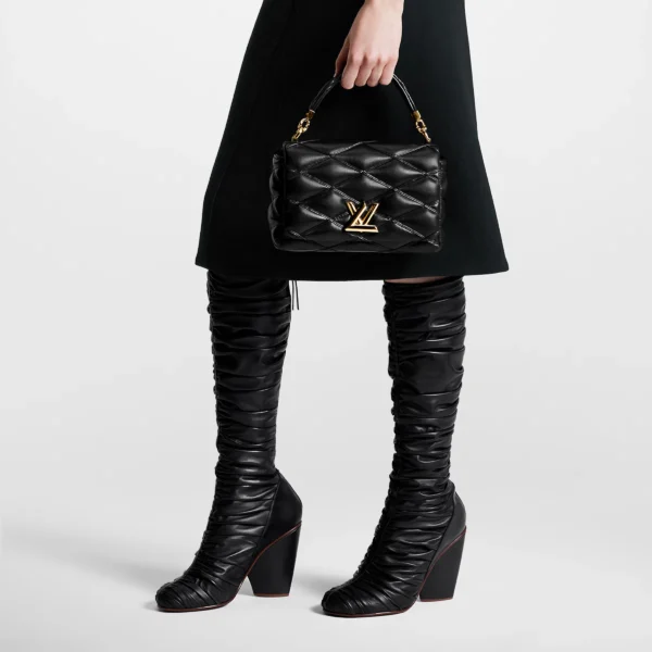 louis-vuitton-go-14-mm-M22891_PM1_Cropped-worn-view-1aeff5508720.webp GO-14 MM