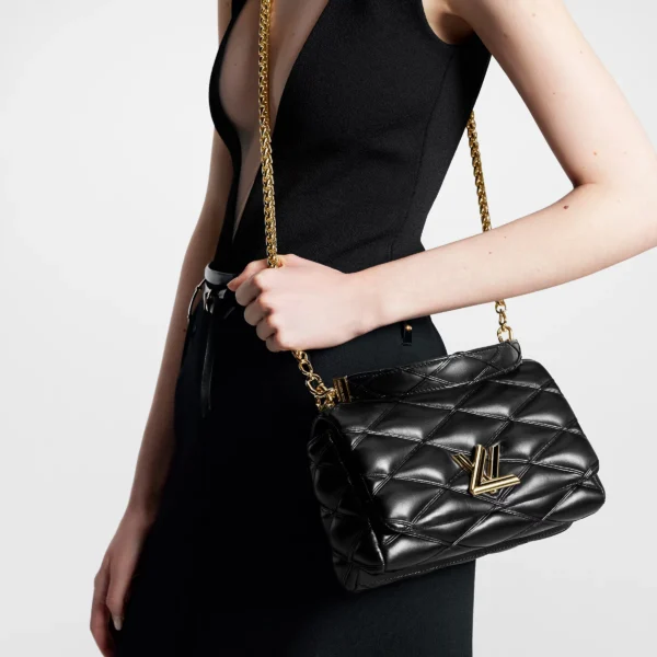 louis-vuitton-go-14-mm-M22891_PM1_Worn-view-e9e9625be75a.webp GO-14 MM