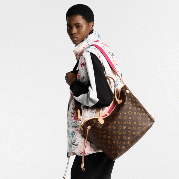 louis-vuitton-neverfull-bandouliere-inside-out-mm-M12257_PM1_Cropped_20worn_20view-7304cc005b86.png Louis Vuitton LV Neverfull Bandoulire Inside Out Mm Rose 31Cm M12257, Designer Handbags, Womens Purse, luxury bags
