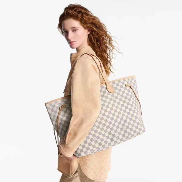 louis-vuitton-neverfull-gm-N40602_PM1_Worn_20view-10303ed192f8.webp Louis Vuitton Neverfull GM Tote Bag Damier Azur Canvas Beige 39cm N40602, Designer Handbags, Womens Purse, luxury bags