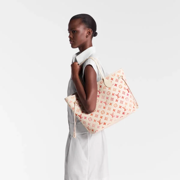louis-vuitton-neverfull-mm-M47080_PM1_Cropped-worn-view-984325956cf6.webp Neverfull MM