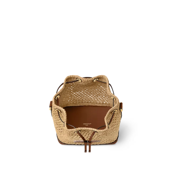 louis-vuitton-noe-bb-bucket-bag-M24722_PM1_Interior-view-ecfb7ffed786.webp Noé BB Bucket Bag