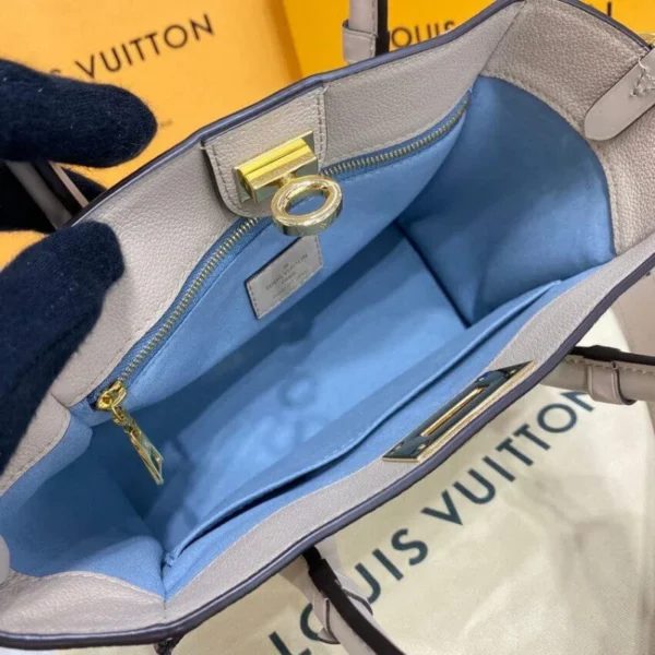 louis-vuitton-on-my-side-pm-m57729-greige-7-b28a4afc51db.webp Louis Vuitton On My Side Pm 25Cm Greige, Designer Handbags, Womens Purse, luxury bags