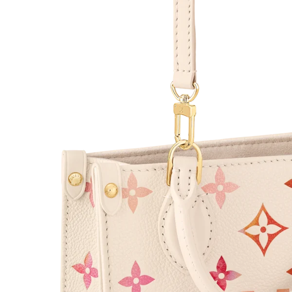 louis-vuitton-onthego-bb-bag-M47115_PM1_Closeup-view.webp OnTheGo BB Bag