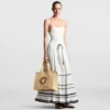 louis-vuitton-onthego-mm-tote-bag-M24723_PM1_Cropped-worn-view.webp OnTheGo MM Tote Bag
