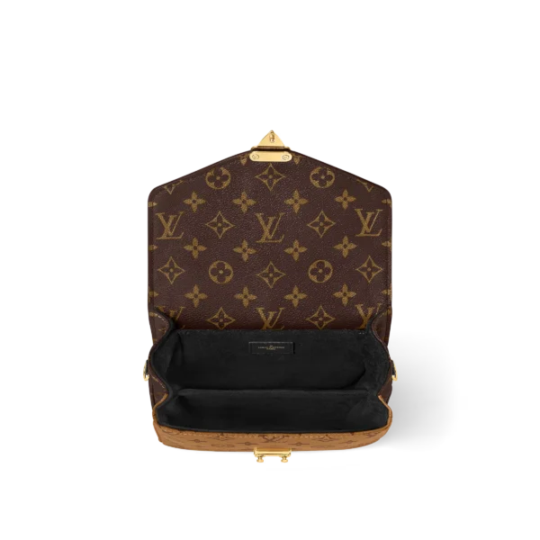 louis-vuitton-pochette-metis-backpack-M11941_PM1_Interior-view-54c800772a2a.webp Pochette Métis Backpack