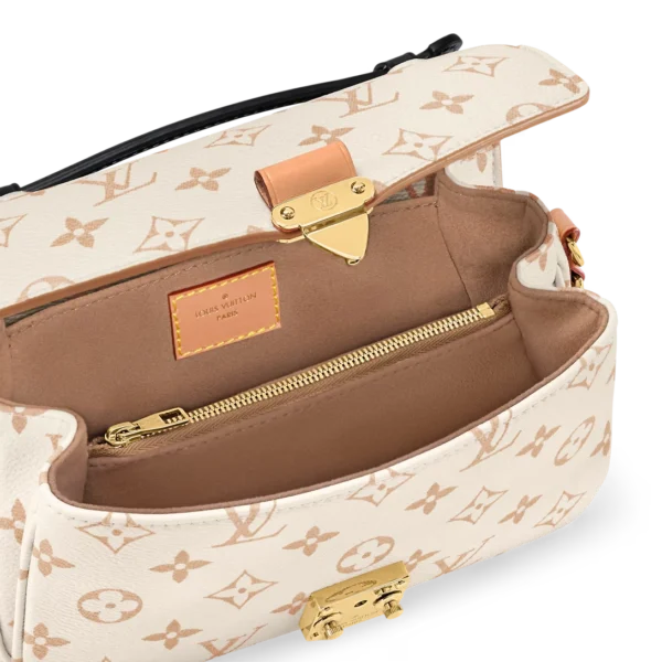 louis-vuitton-pochette-metis-east-west-M46914_PM1_Interior2-view-563b6c0cab39.webp Pochette Métis East West